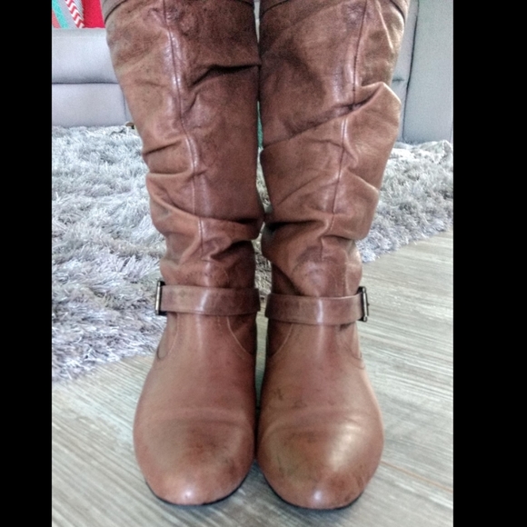 SOLD Brown distressed style leather boots - Picture 1 of 8